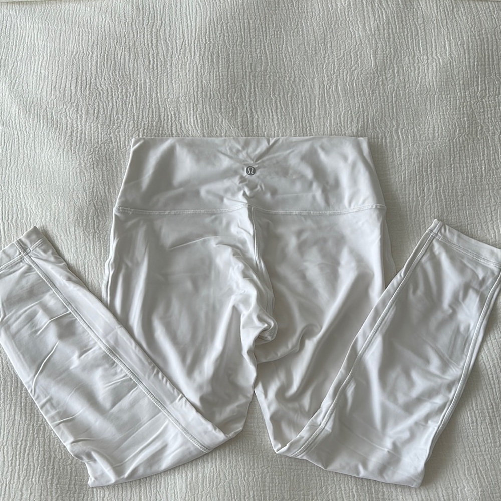 White Lululemon Wunderunder Leggings